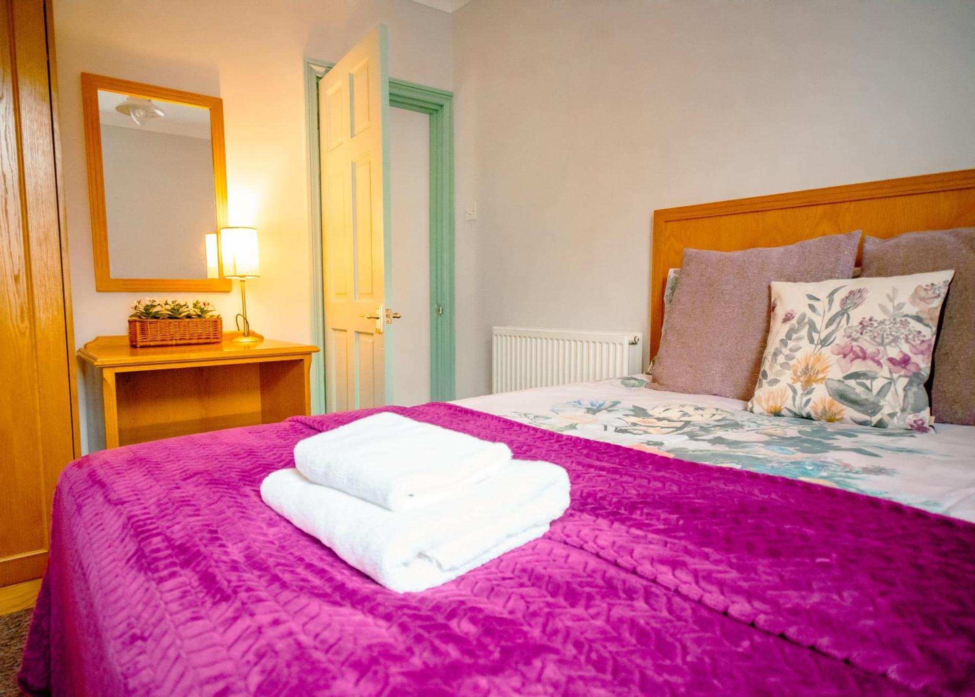 Purple Cloud Cottage Портсмут Екстер'єр фото