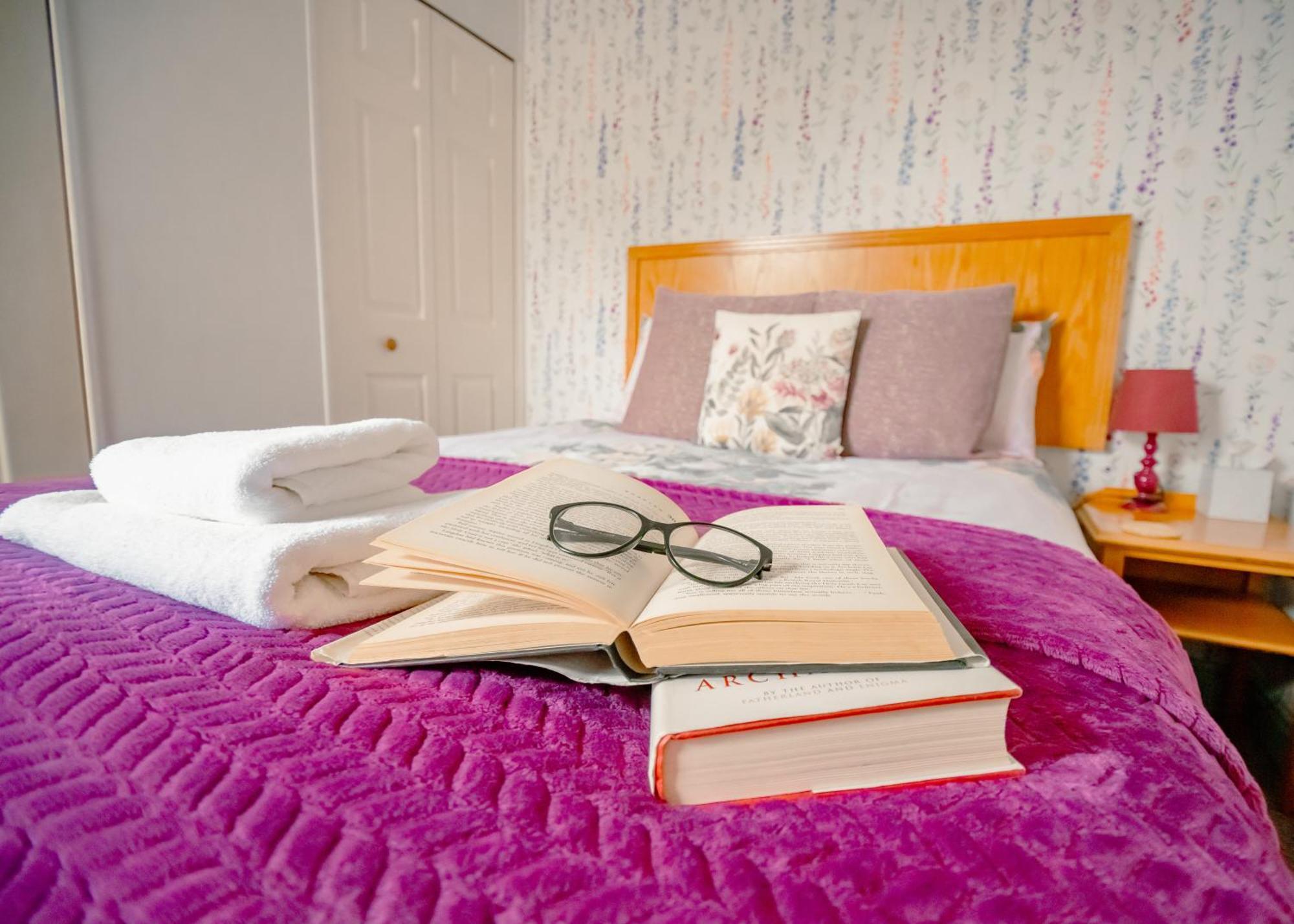 Purple Cloud Cottage Портсмут Екстер'єр фото